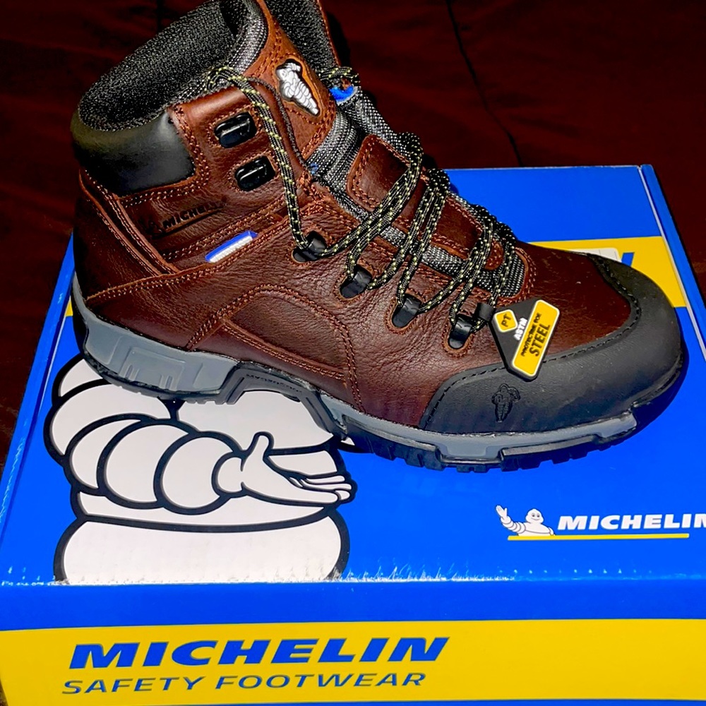 Men’s Waterproof Michelin Boots ,size 9W US , EU 42, UK 8 , CM 27